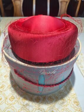 Vintage Helen Brounet California Red Satin Pillbox Hat Veil Marché Box 1960s